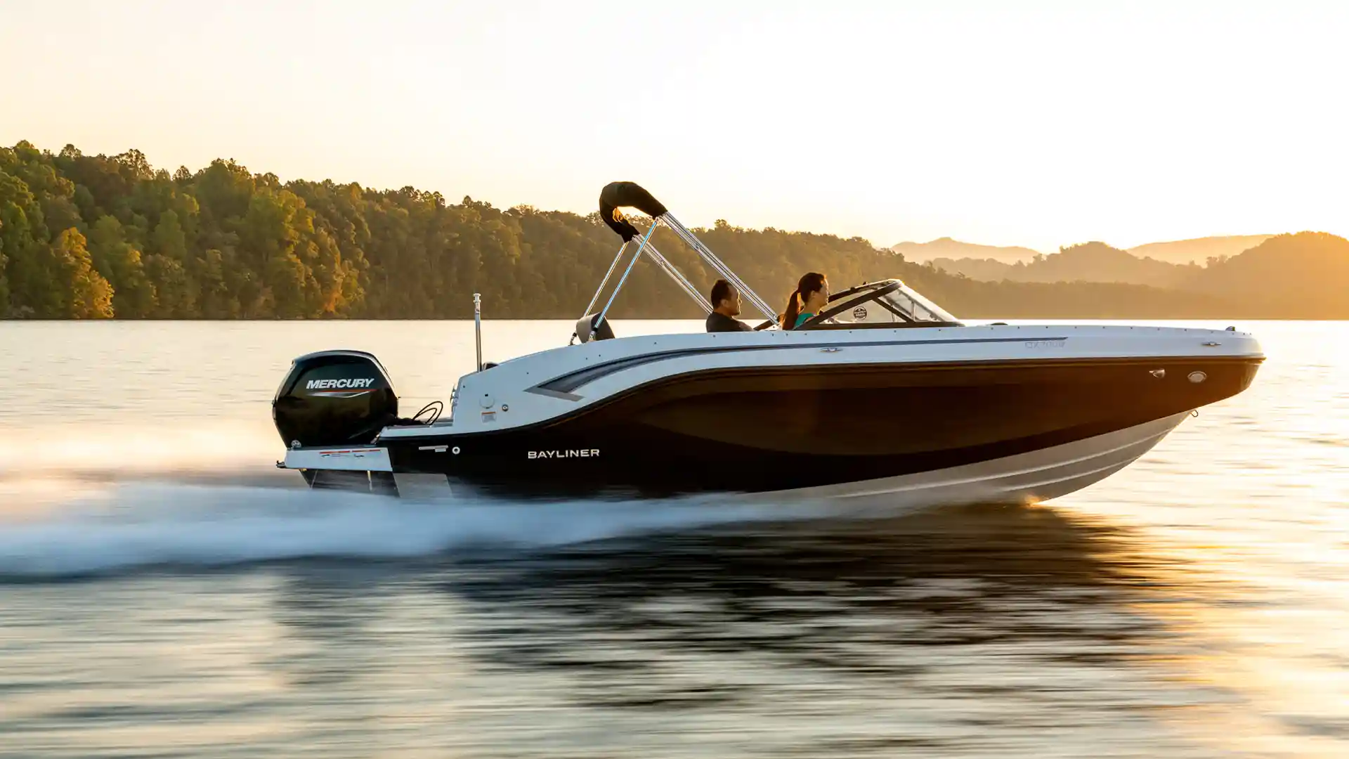 Katalog-Boote-DX2000-fahrend svg%3E