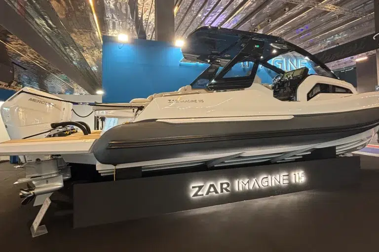 ZAR-Imagin-115-Gesamtansicht der Seite am Messestand